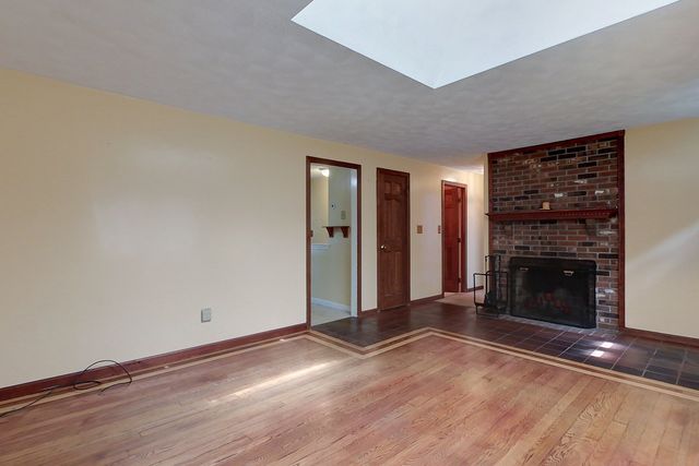 87 Squannacook Rd, Shirley, MA 01464