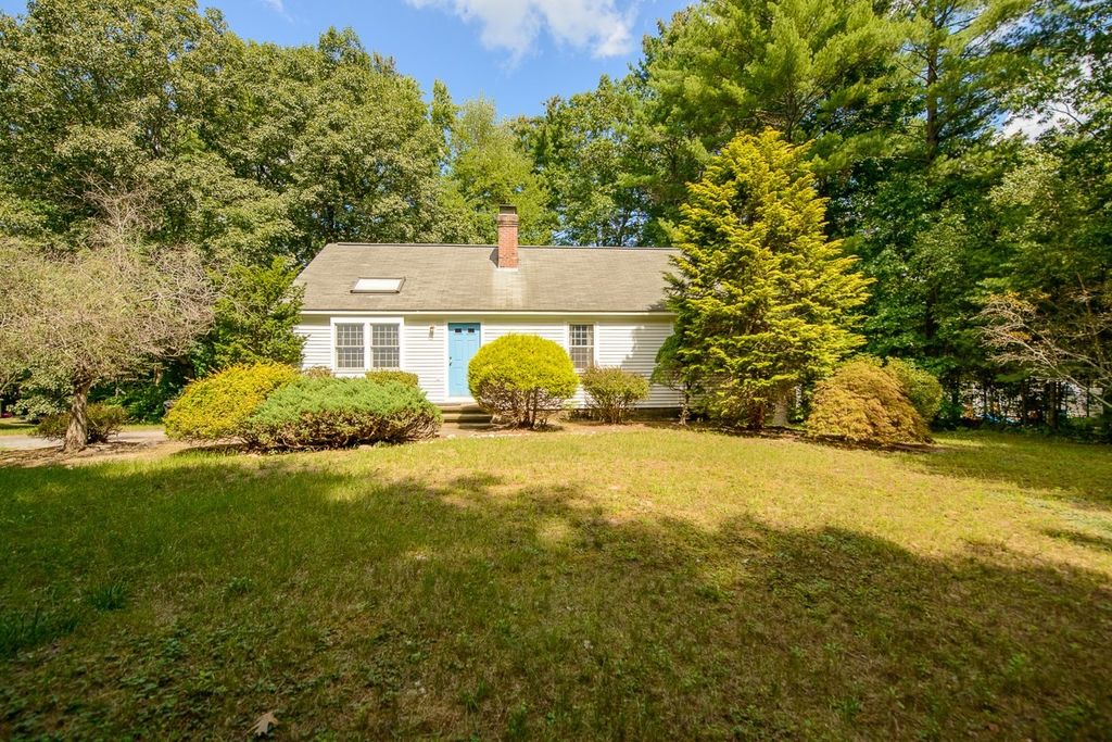 87 Squannacook Rd, Shirley, MA 01464