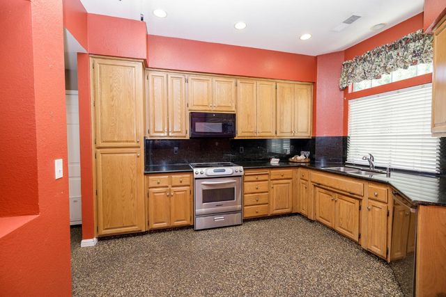 1144 Copper Lantern Ct, Modesto, CA 95355