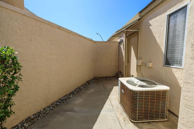 1144 Copper Lantern Ct, Modesto, CA 95355