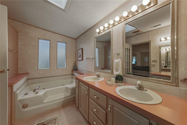 5146 NORTHSHORE DRIVE, Polk City, FL 33868