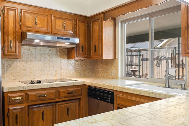 713 Elsey Street, Bakersfield, CA 93309