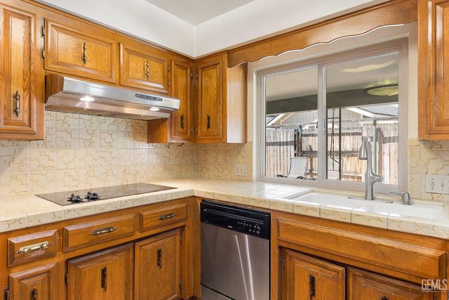 713 Elsey Street, Bakersfield, CA 93309