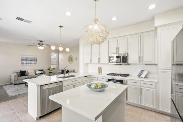 2609 Saddleback St, Chula Vista, CA 91914