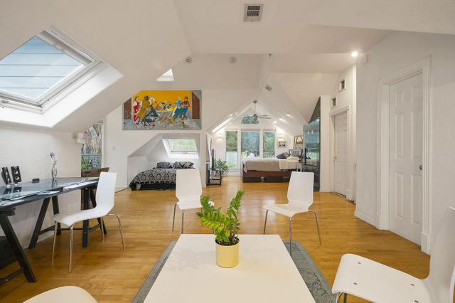 1007 E 8th ST, Austin, TX 78702