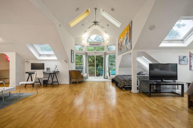 1007 E 8th ST, Austin, TX 78702