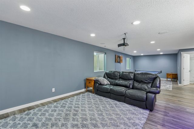 2202 Barry Drive, Adel, IA 50003