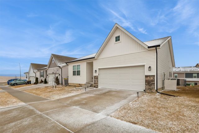 2202 Barry Drive, Adel, IA 50003