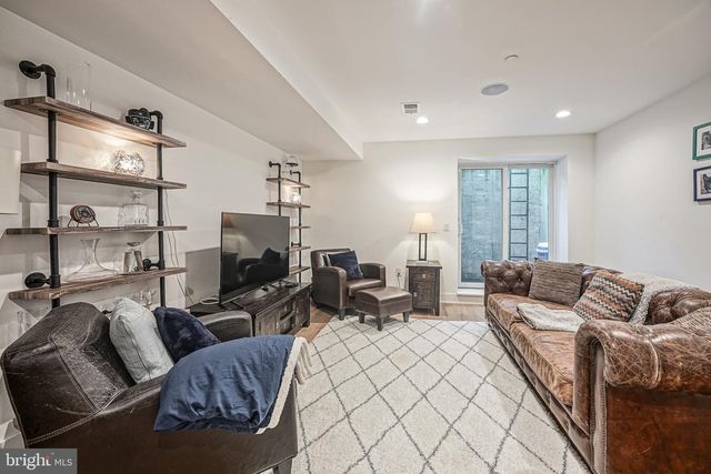 1109 EARL ST, Philadelphia, PA 19125
