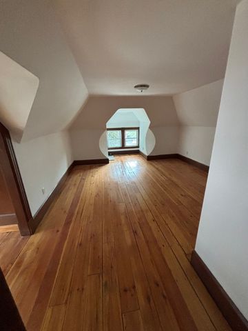 88 June St, Worcester, MA 01602
