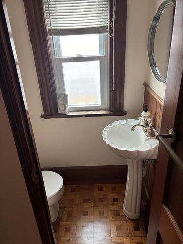 88 June St, Worcester, MA 01602
