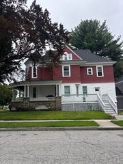 88 June St, Worcester, MA 01602