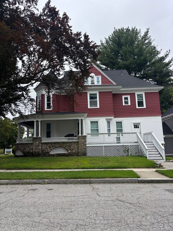 88 June St, Worcester, MA 01602