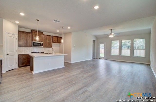 923 Creek Bed Drive, New Braunfels, TX 78130