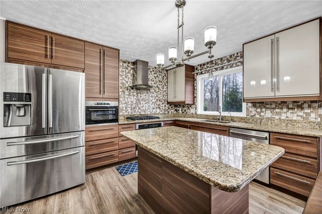 14825 Thornton Drive, North Royalton, OH 44133