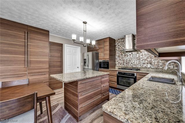 14825 Thornton Drive, North Royalton, OH 44133