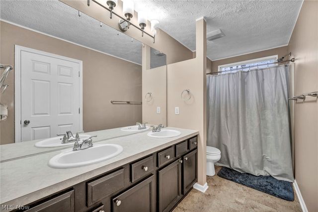 14825 Thornton Drive, North Royalton, OH 44133