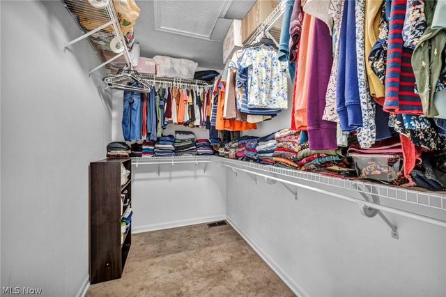 14825 Thornton Drive, North Royalton, OH 44133