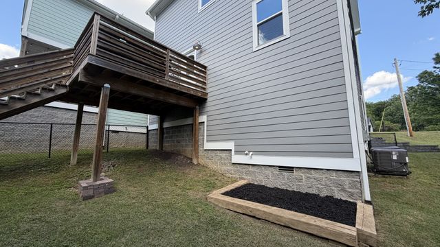 114 N Poole St Apt A, Ashland City, TN 37015