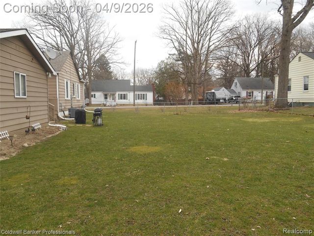 1454 Merle Avenue, Burton, MI 48509