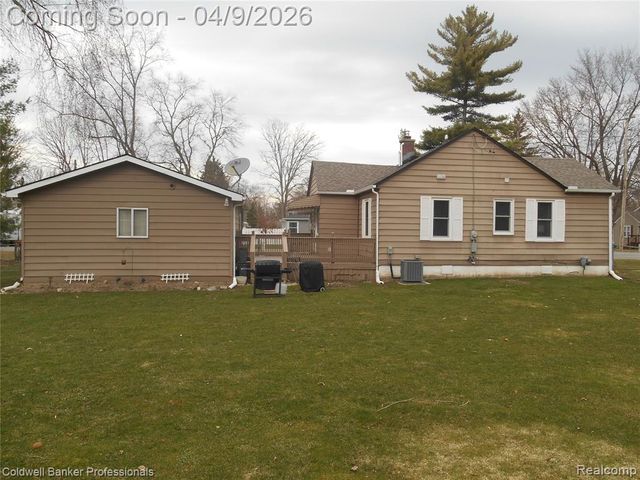 1454 Merle Avenue, Burton, MI 48509