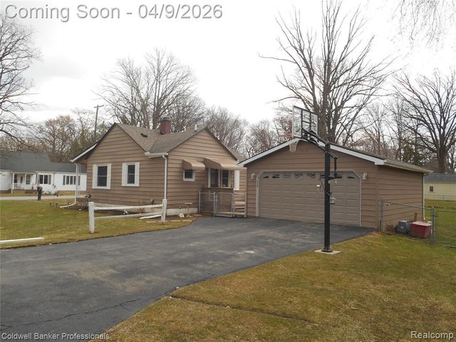 1454 Merle Avenue, Burton, MI 48509