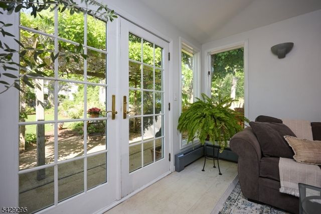 1 Edgewood Pl, Maplewood Twp., NJ 07040