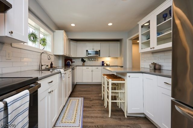 1 Edgewood Pl, Maplewood Twp., NJ 07040