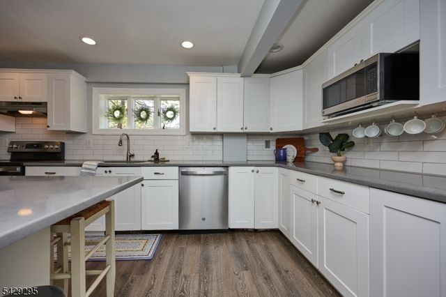 1 Edgewood Pl, Maplewood Twp., NJ 07040