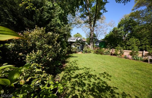 1 Edgewood Pl, Maplewood Twp., NJ 07040