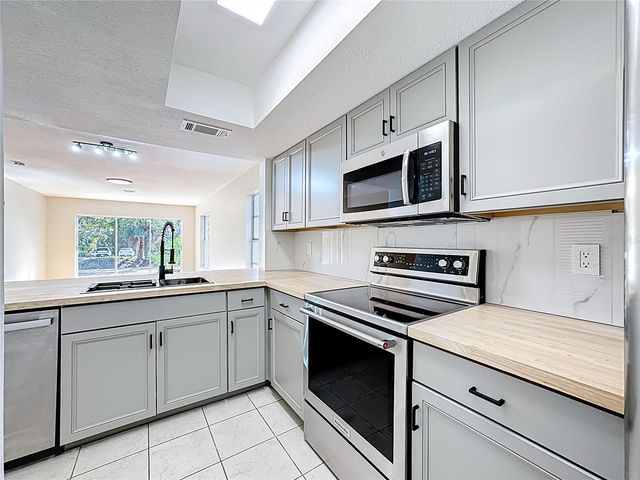 608 N JEFFERSON AVENUE 30, Sarasota, FL 34237