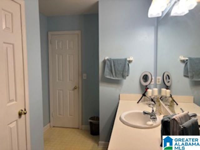 1991 TOWNHOUSE LANE, Hueytown, AL 35023