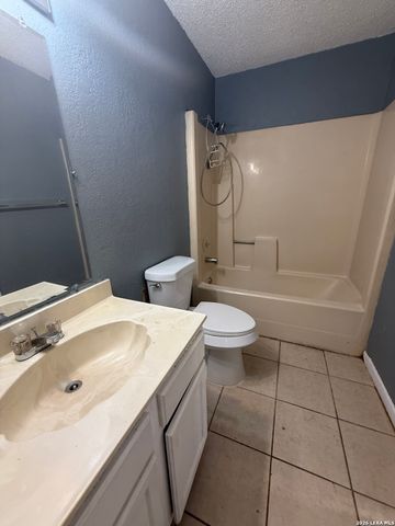 202 FIR DL, Converse, TX 78109