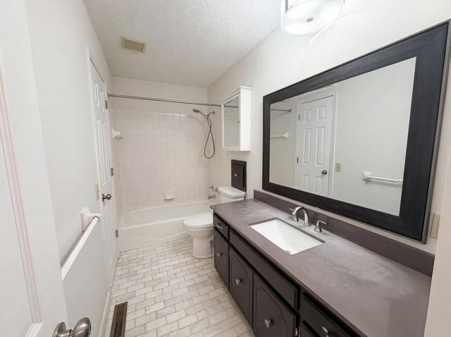 9720 Austin Street NE, Circle Pines, MN 55014