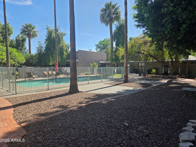 1101 E BETHANY HOME Road 7, Phoenix, AZ 85014