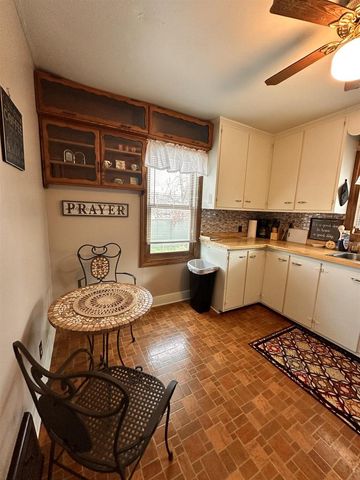 470 West Avenue, Mauston, WI 53948