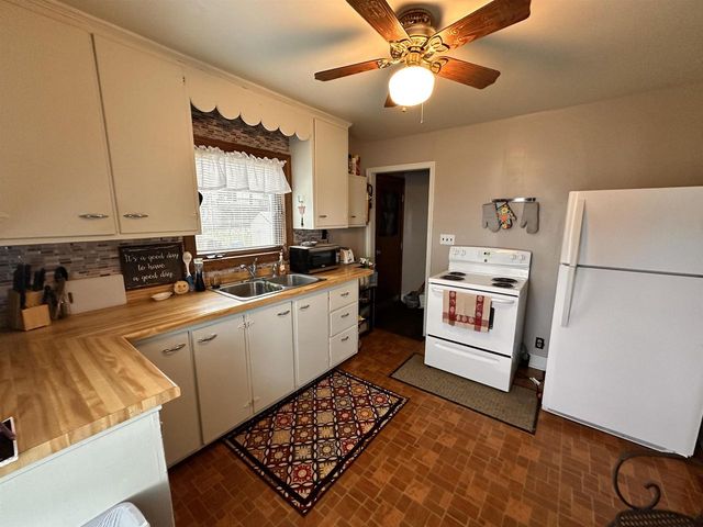 470 West Avenue, Mauston, WI 53948