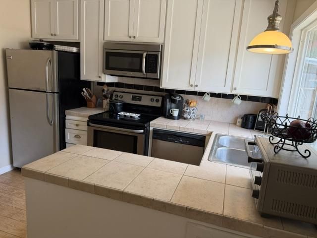 6537 Plymouth Rd, Stockton, CA 95207
