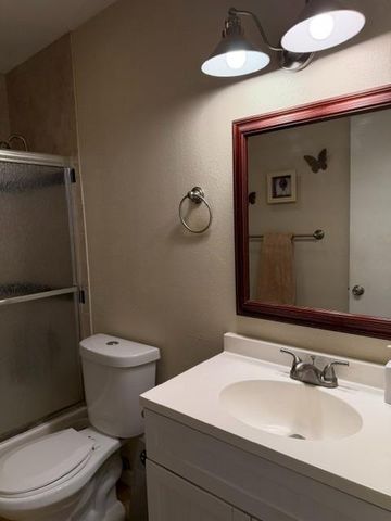 6537 Plymouth Rd, Stockton, CA 95207