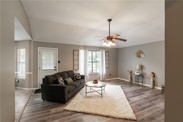 1821 Princeton Woods Drive W, Mobile, AL 36618