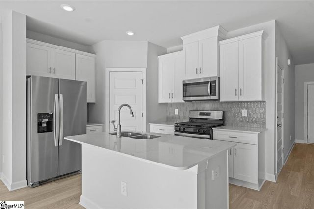 412 Blissful Court, Taylors, SC 29687