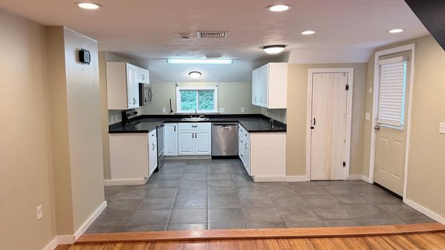 20 Old Providence 2, Sutton, MA 01590