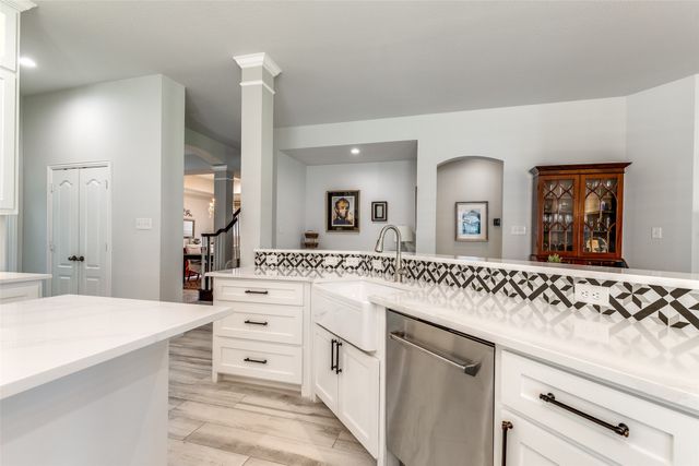1301 Meadows Avenue, Lantana, TX 76226