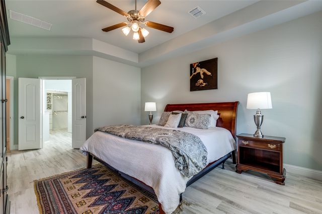 1301 Meadows Avenue, Lantana, TX 76226