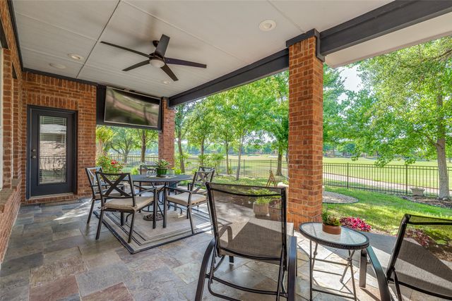 1301 Meadows Avenue, Lantana, TX 76226