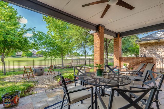 1301 Meadows Avenue, Lantana, TX 76226