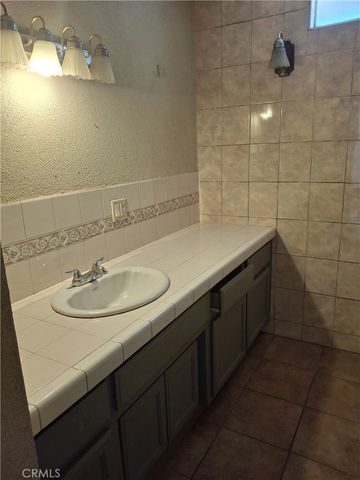 1710 Shamrock, Bakersfield, CA 93304