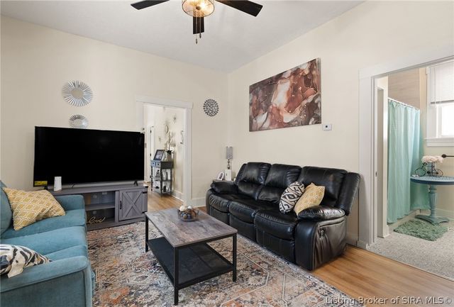 1401 E Oak Street, New Albany, IN 47150