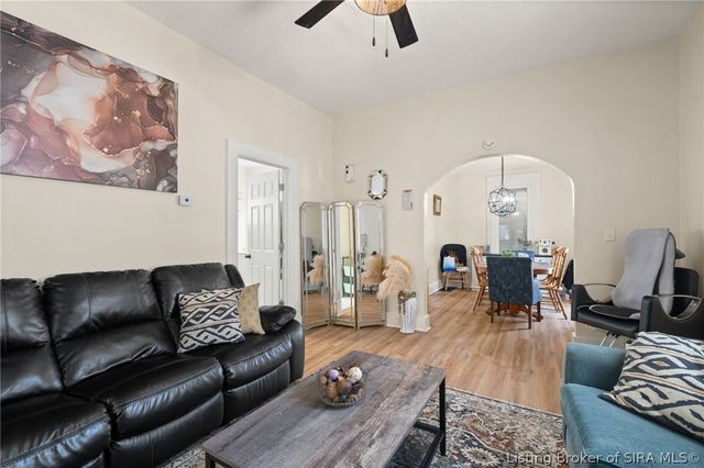 1401 E Oak Street, New Albany, IN 47150