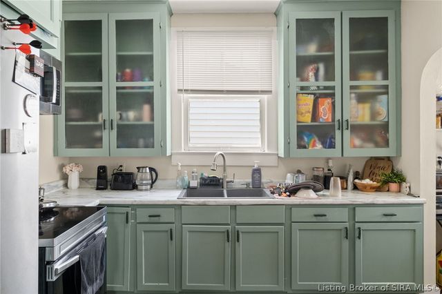 1401 E Oak Street, New Albany, IN 47150